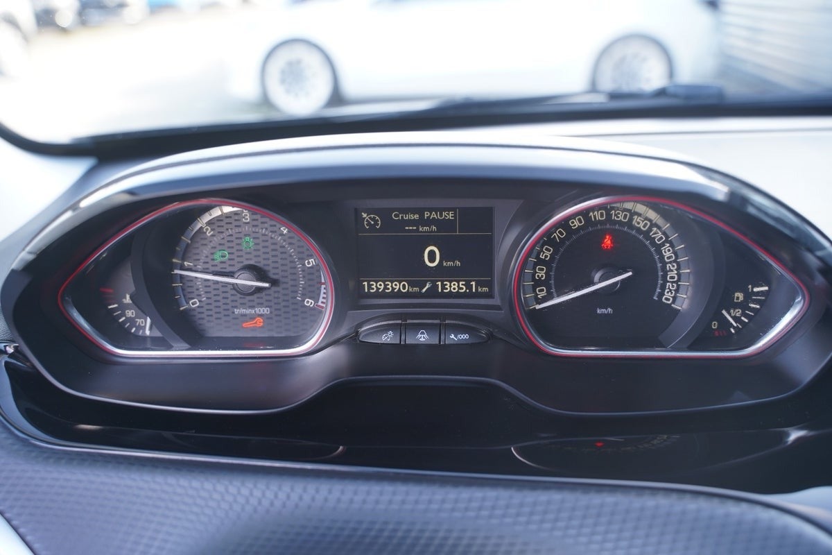 Billede af Peugeot 2008 1,6 BlueHDi 100 GT Line Sky