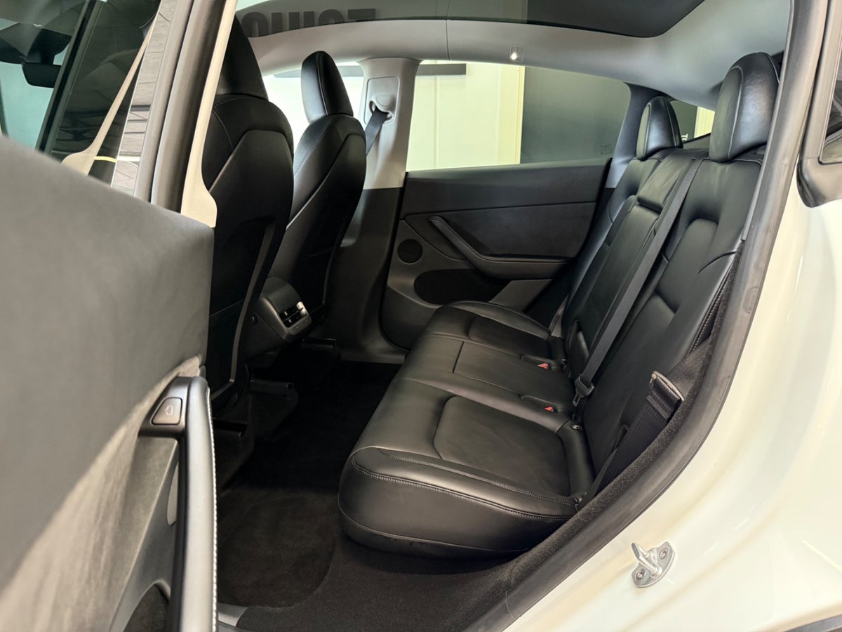 Tesla Model Y Long Range RWD