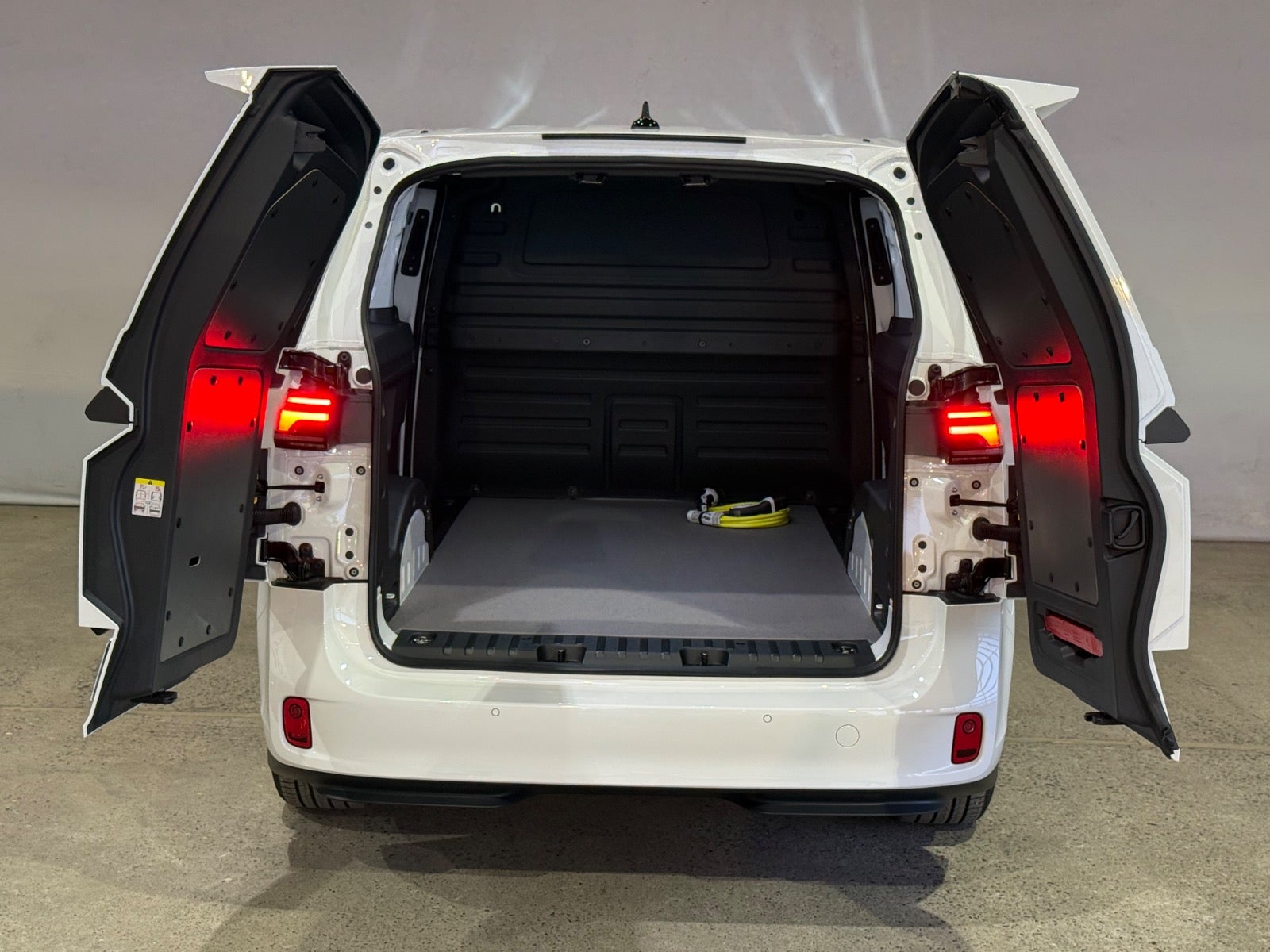 VW ID.Buzz Cargo Pro+