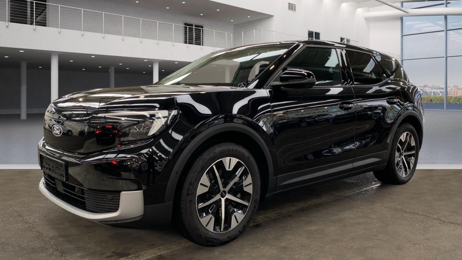 Ford Explorer Select Extended Range