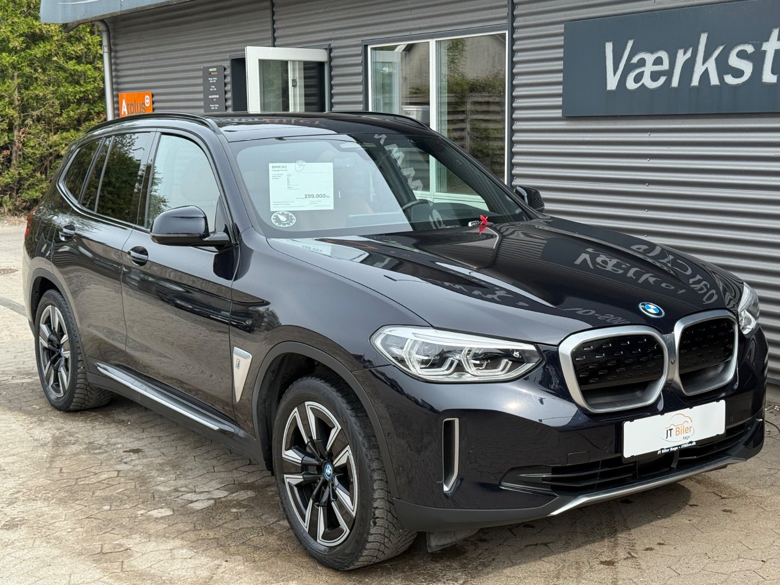 BMW iX3 Charged Plus