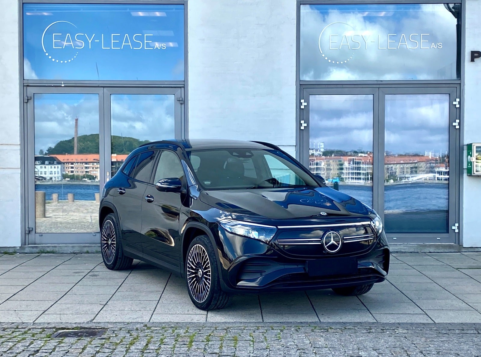 Billede af Mercedes EQA350  AMG Line 4Matic