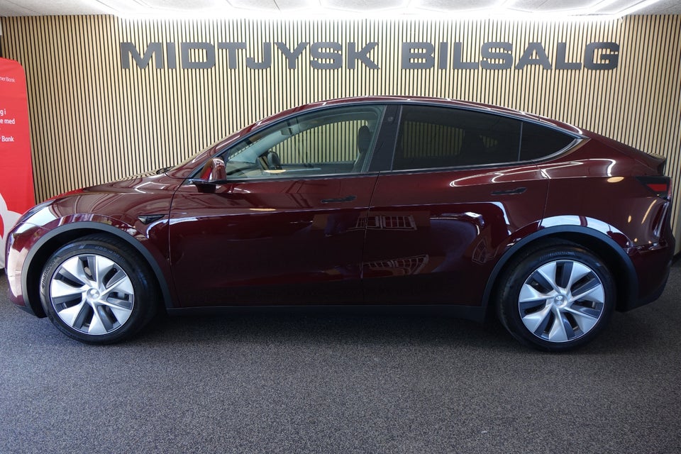 Tesla Model Y, Billede 2