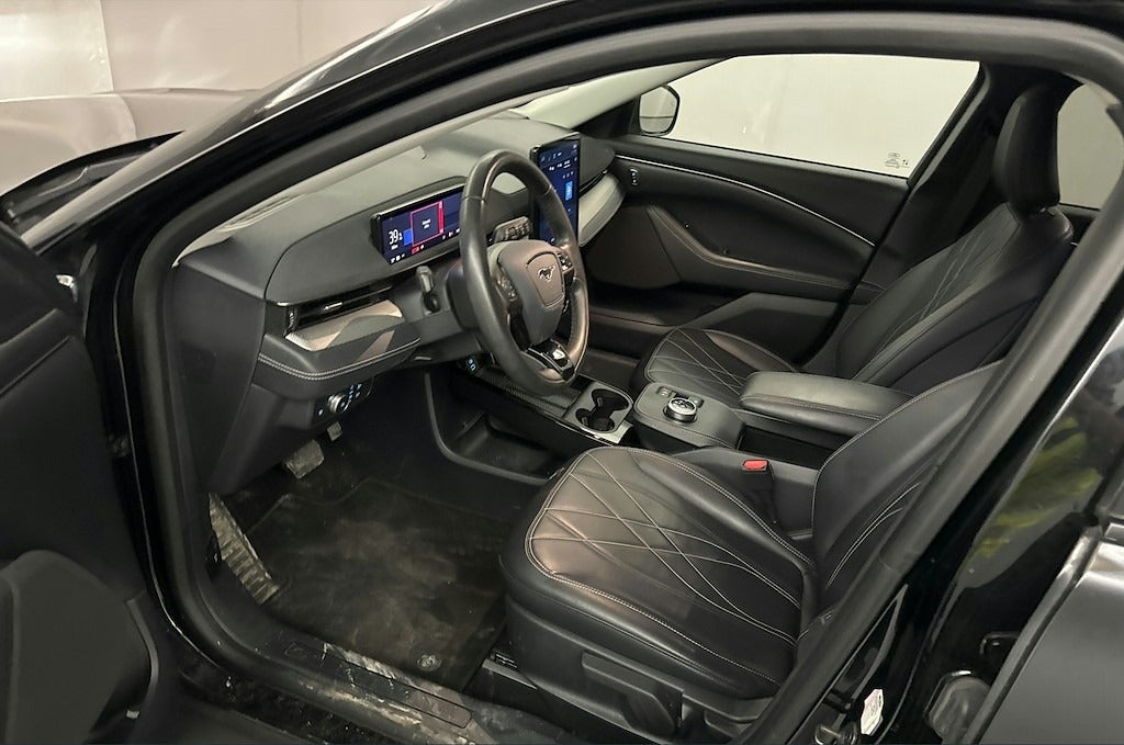 Ford Mustang Mach-E Standard Range