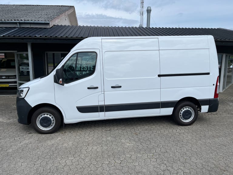 Renault Master IV T33 dCi 150 L2H2 Kassevogn