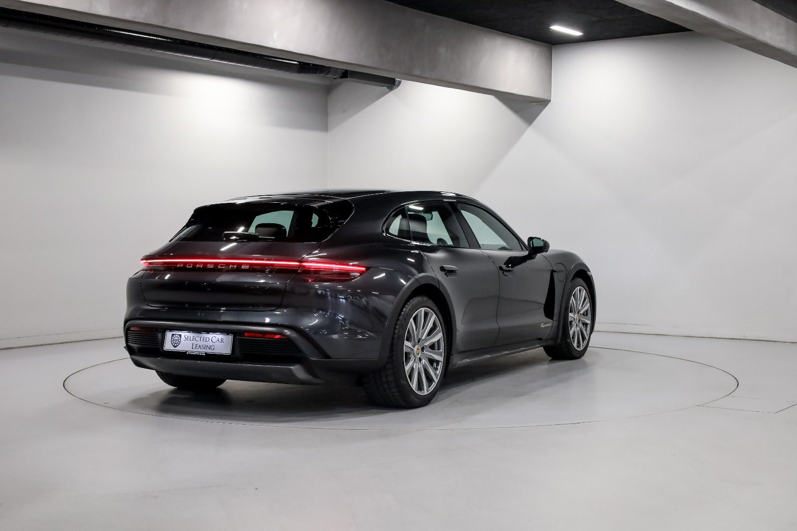 Porsche Taycan 4 Performance+ Cross Turismo