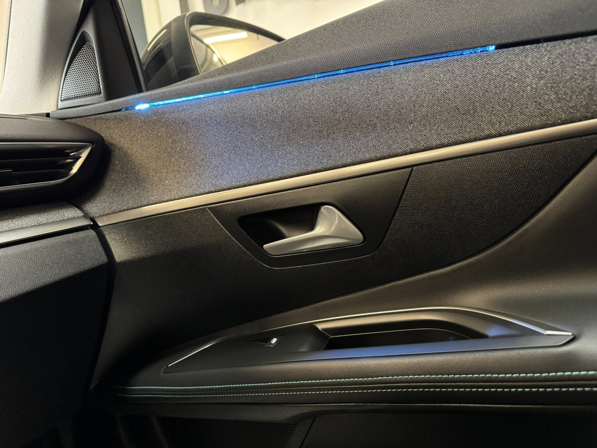 Peugeot 3008 Hybrid First Selection EAT8