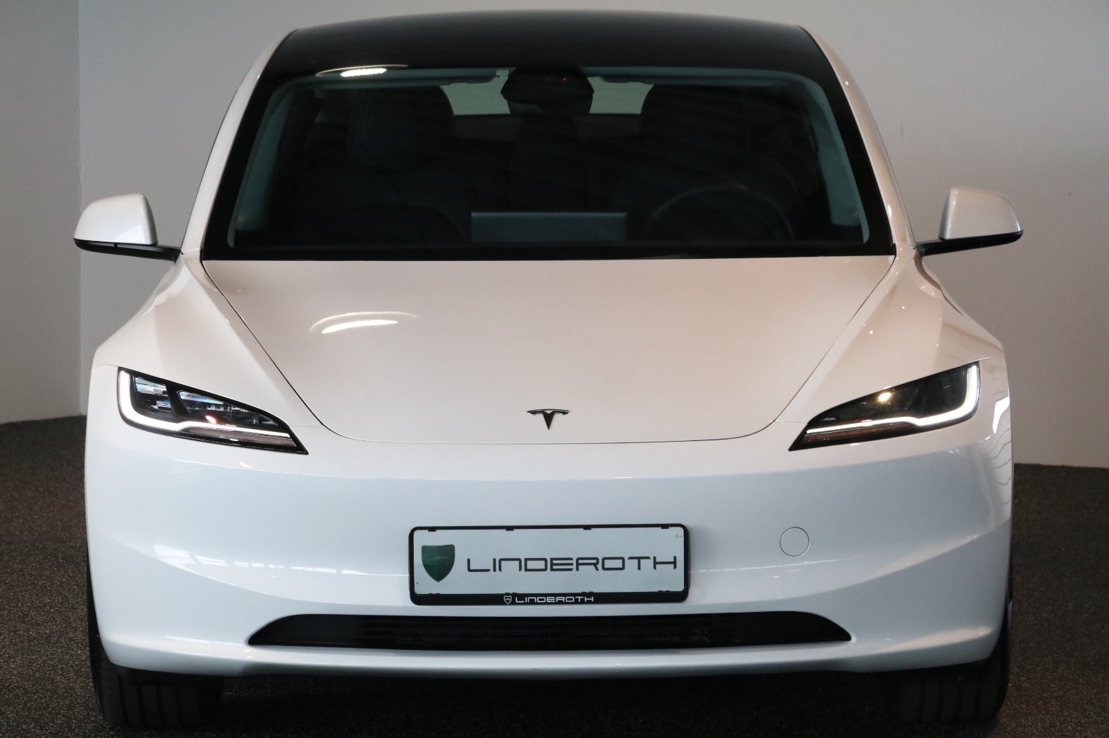 Tesla Model 3 RWD 4d - 3