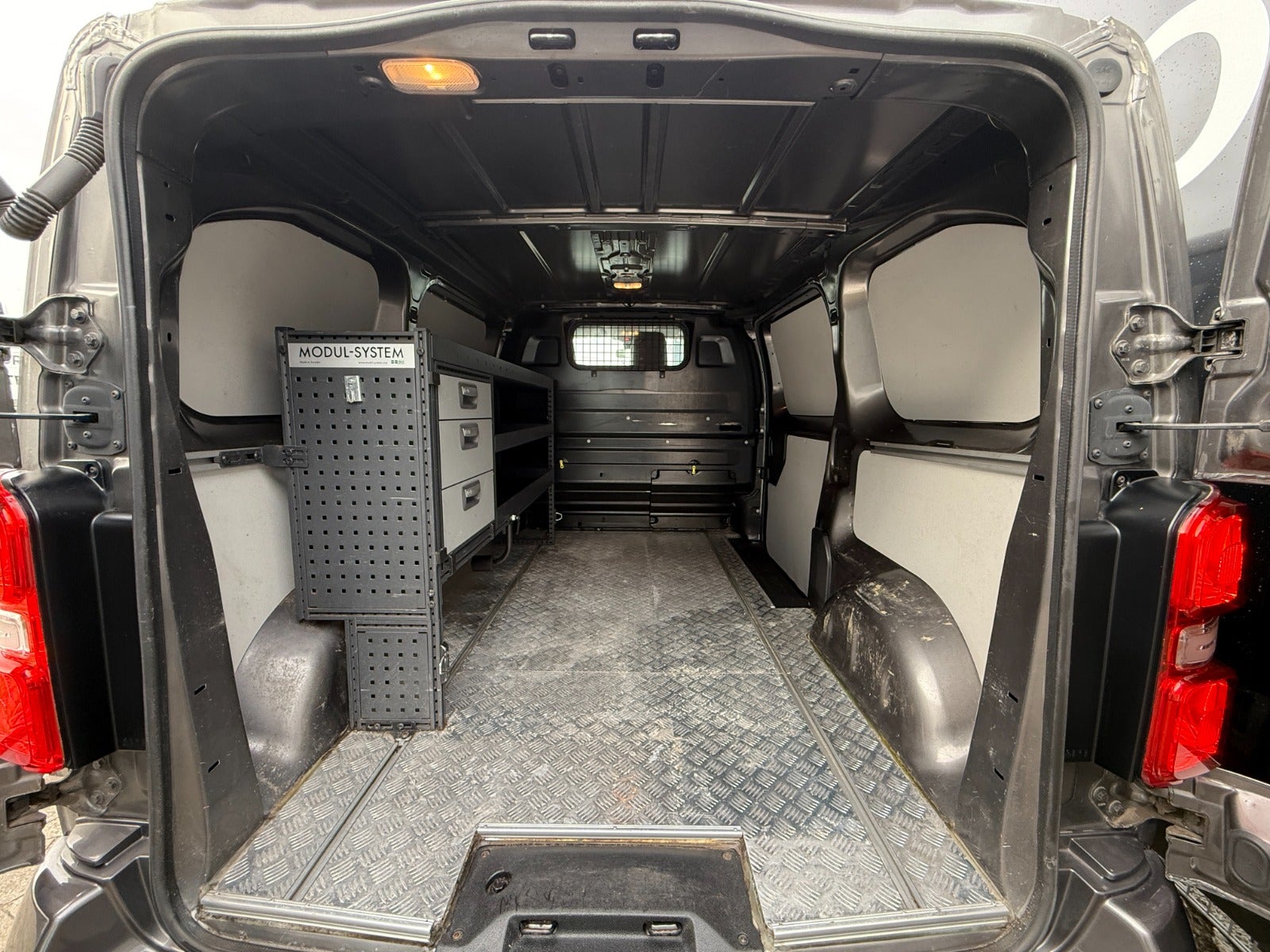 Peugeot Expert BlueHDi 120 L2 Premium Van