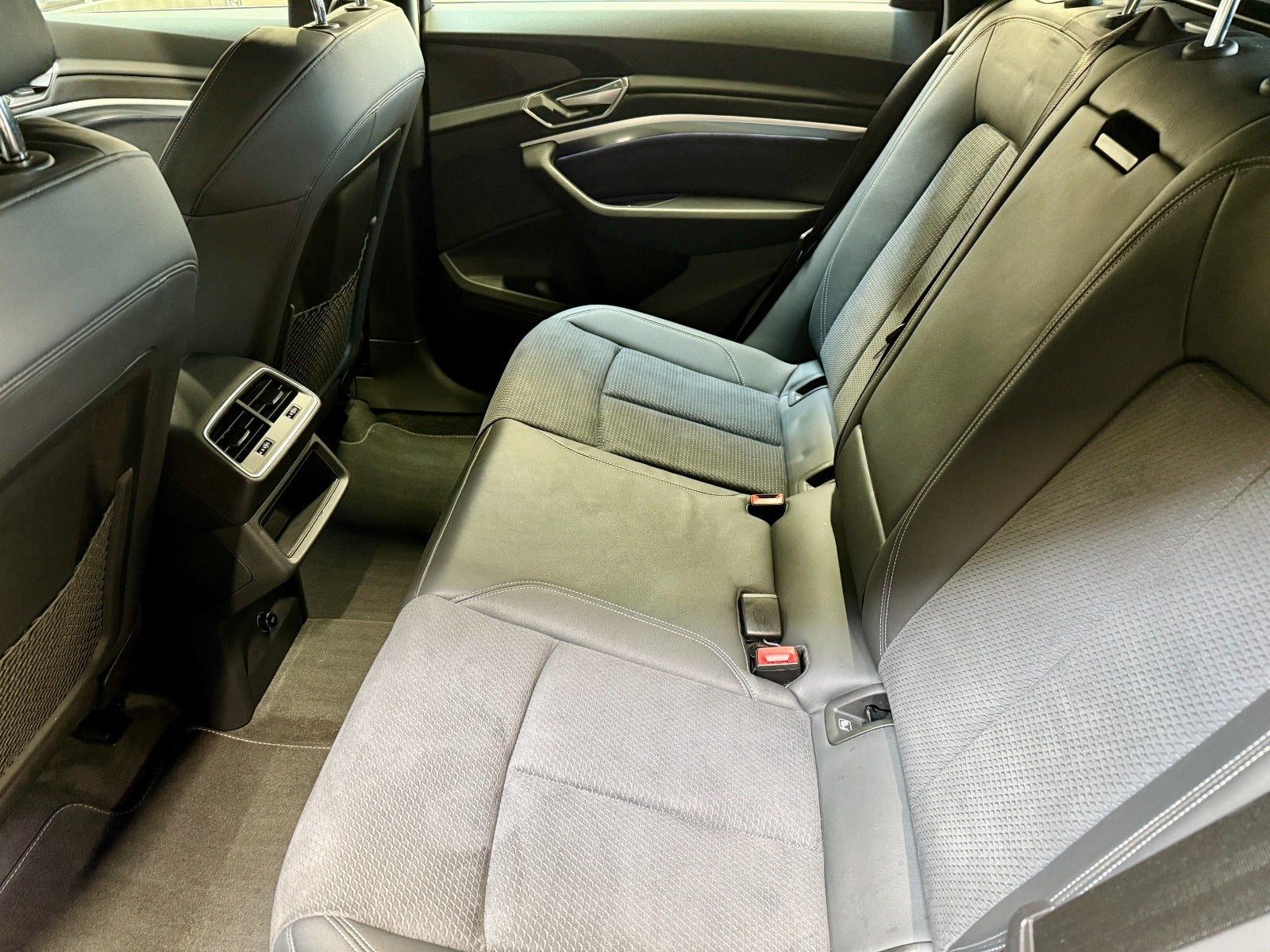 Billede af Audi Q8 e-tron 50 S-line quattro
