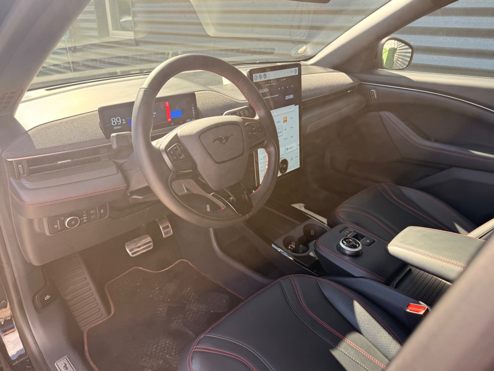 Billede af Ford Mustang Mach-E 88 Premium Extended Range AWD