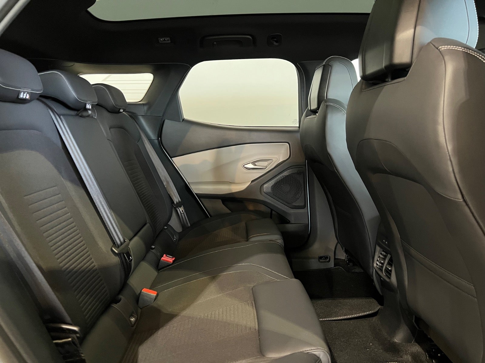 Ford Explorer Premium Extended Range AWD