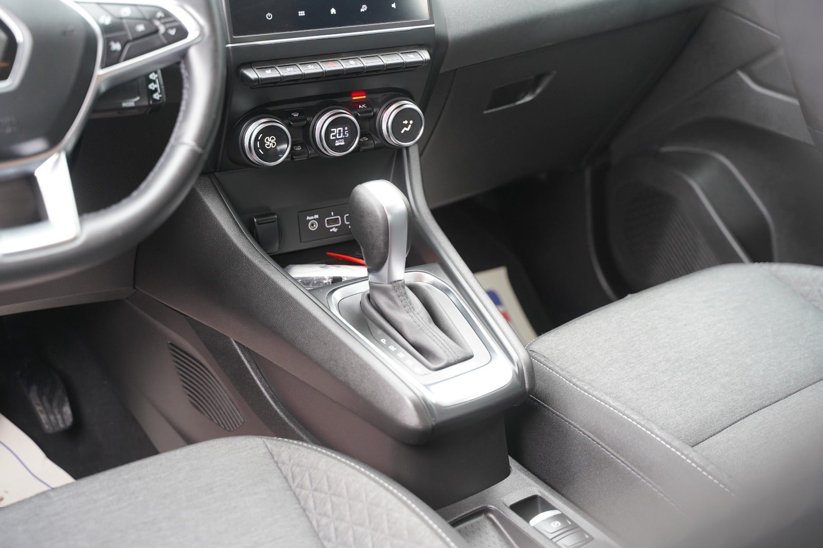 Billede af Renault Captur 1,6 E-Tech Zen