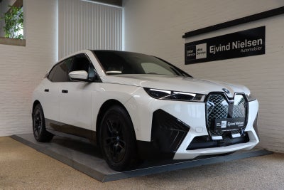 BMW iX xDrive40 Fully Charged