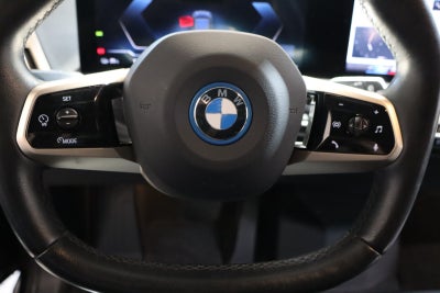 BMW iX xDrive40 Fully Charged