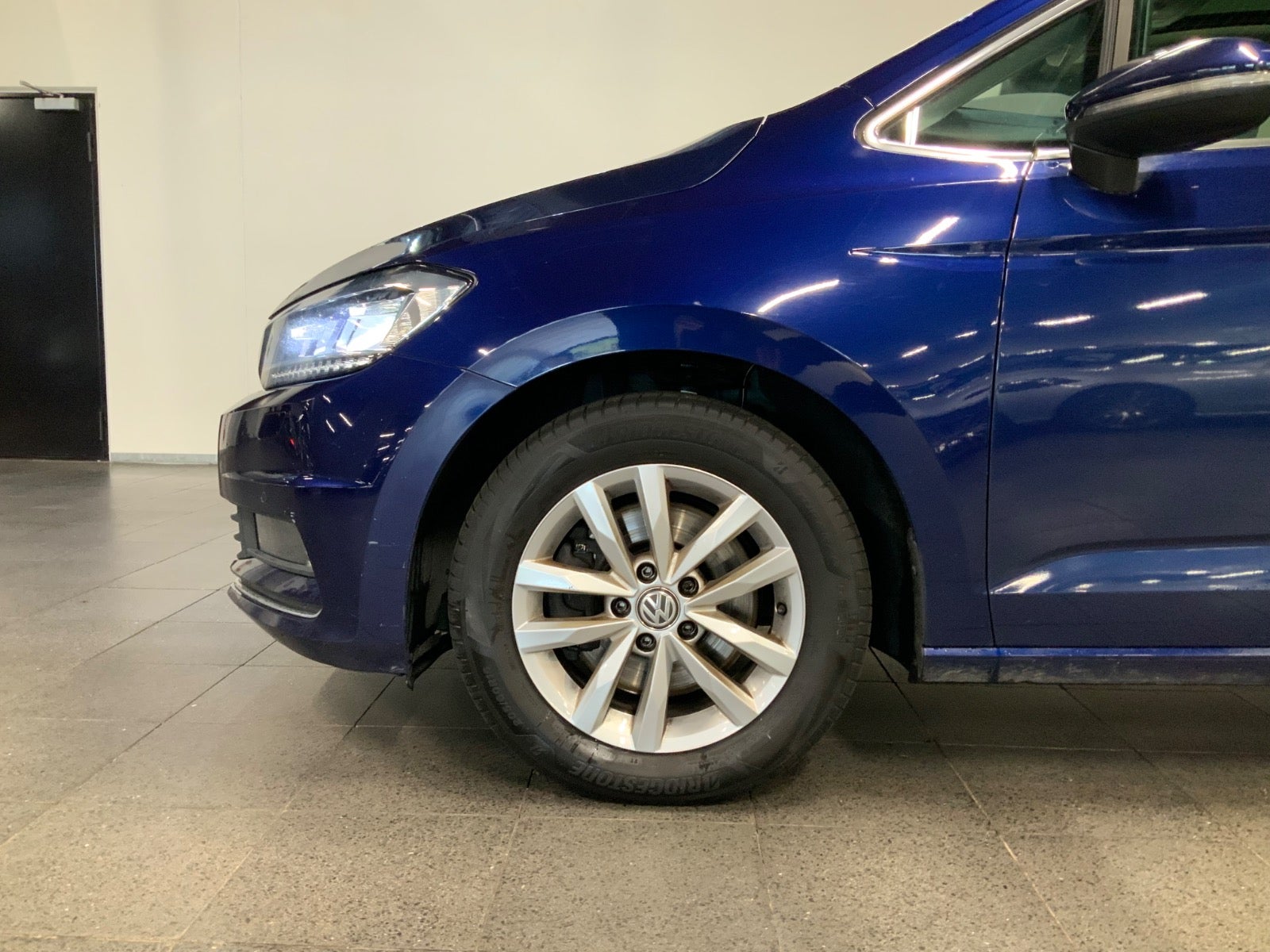 VW Touran (3/8)