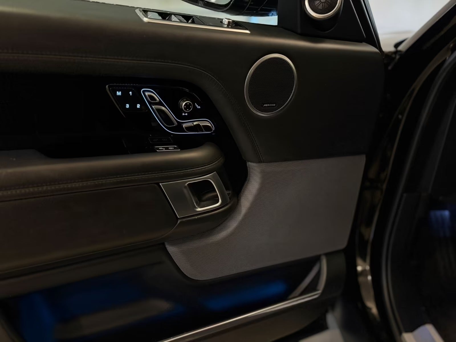 Land Rover – Range Rover
