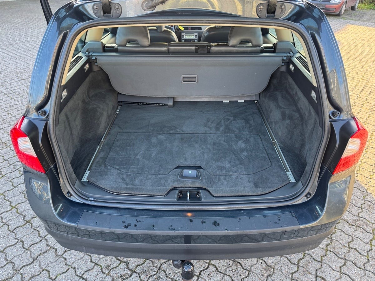 Volvo V70 T Momentum aut.