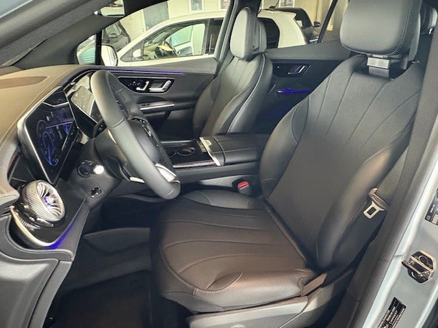 Mercedes EQE300 SUV