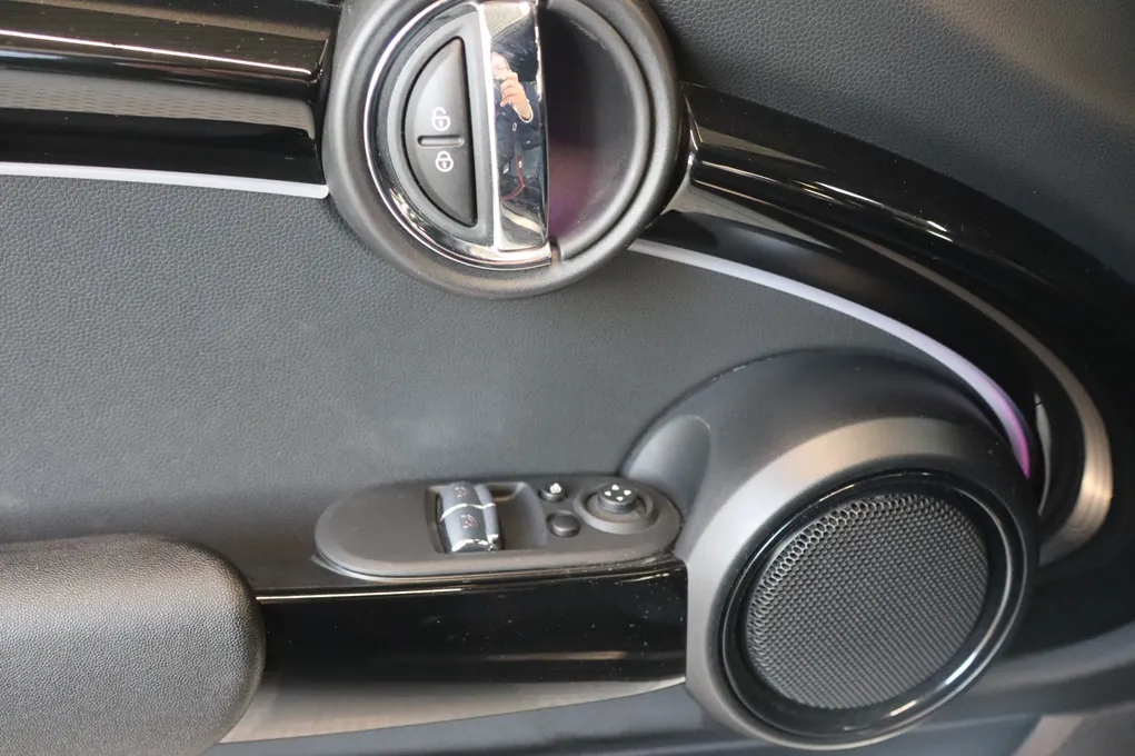 MINI Cooper SE Classic Trim