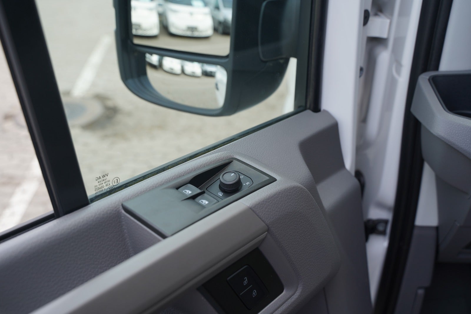 Billede af VW Crafter 35 2,0 TDi 140 Kassevogn L3H2