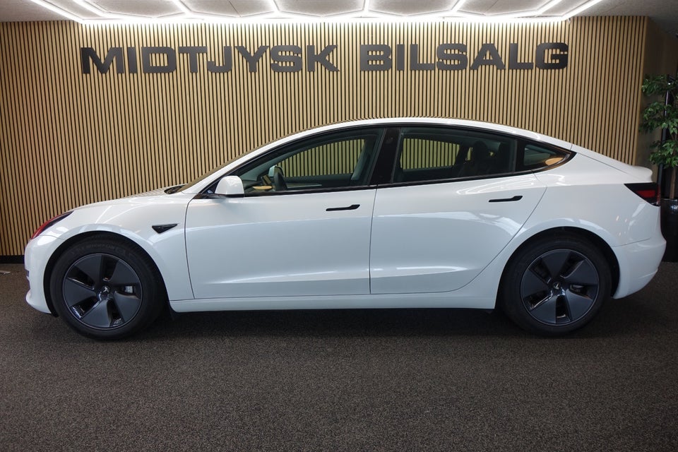 Tesla Model 3, Billede 4