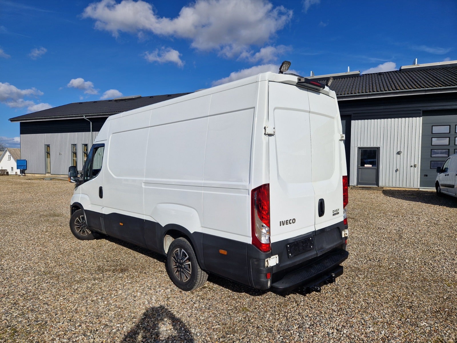 Billede af Iveco Daily 3,0 35S18 12m³ Van AG8