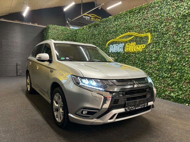 Mitsubishi Outlander 2,4 PHEV Inform CVT 4WD