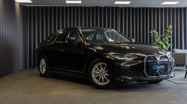 BMW i4  eDrive35