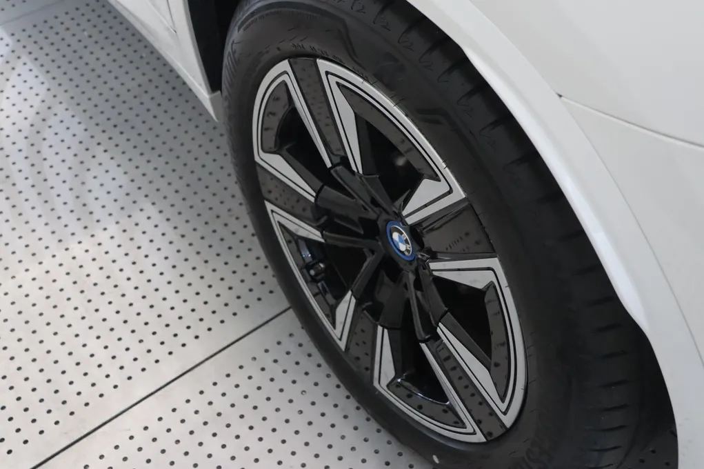 BMW iX3 Charged M-Sport