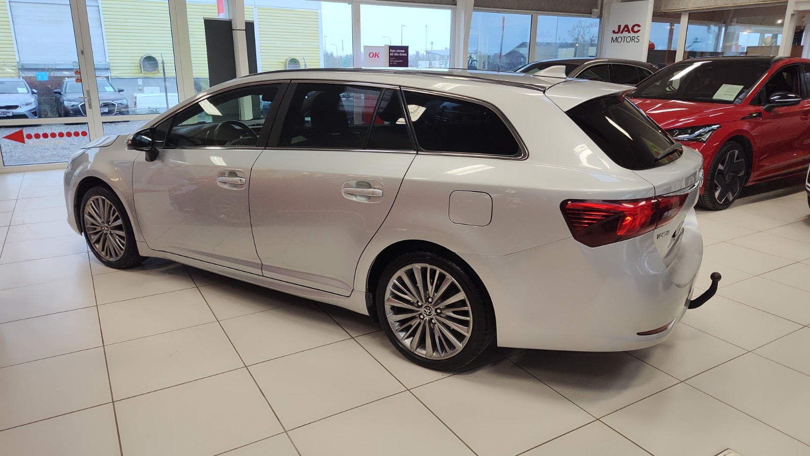 Toyota Avensis 2015