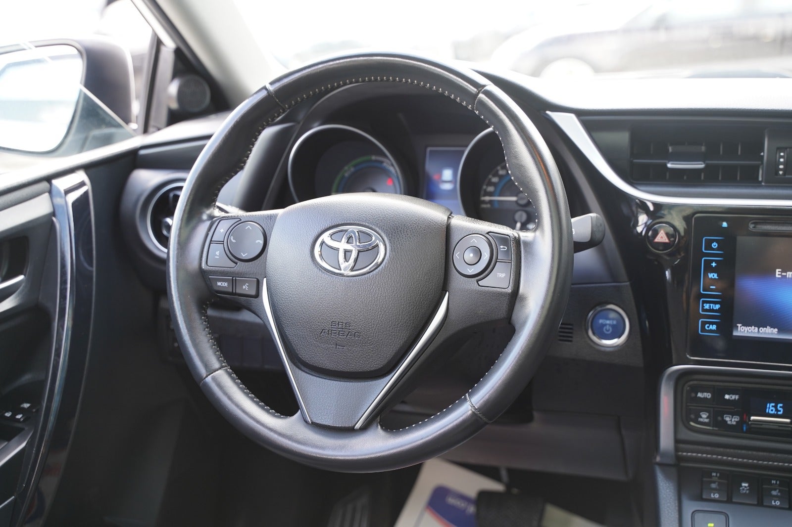 Billede af Toyota Auris 1,8 Hybrid H2 Style Skyview CVT