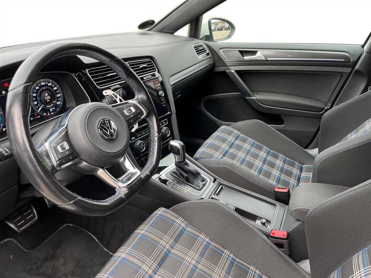 VW Golf VIII GTE DSG billede 3