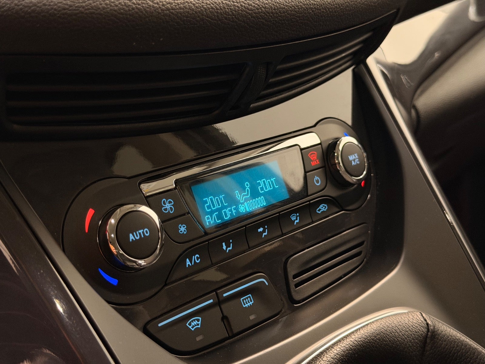Billede af Ford Kuga 2,0 TDCi 140 Titanium