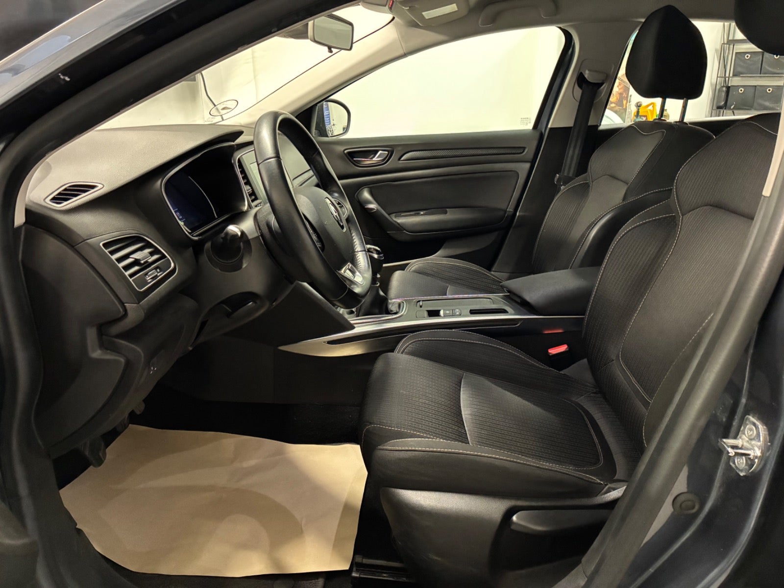 Billede af Renault Megane IV 1,2 TCe 130 Zen Sport Tourer