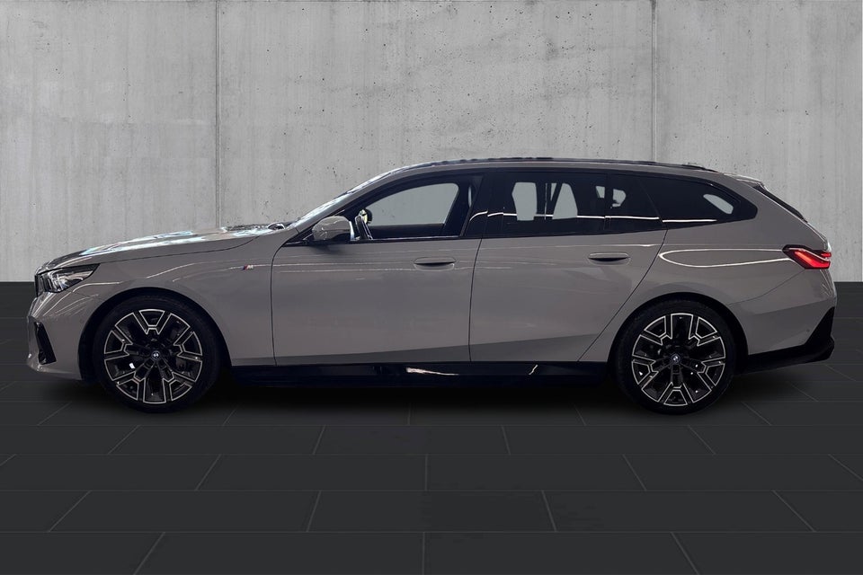 BMW i5 eDrive40 Touring M-Sport 2025
