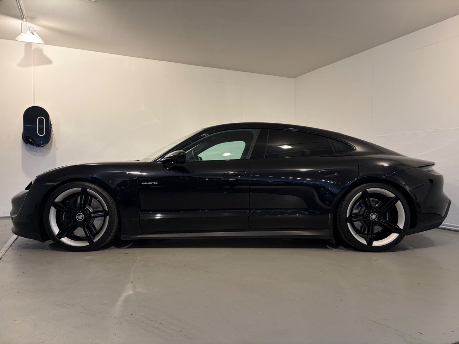 Porsche – Taycan 4S