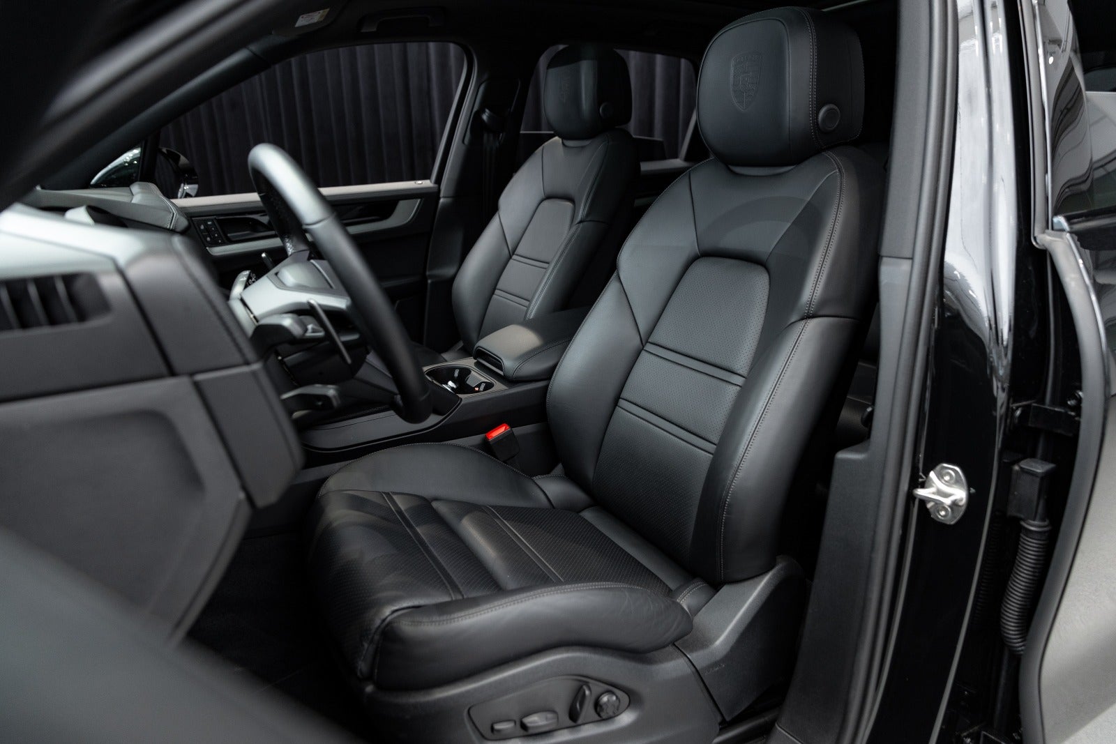 Gallery image 8 of 18