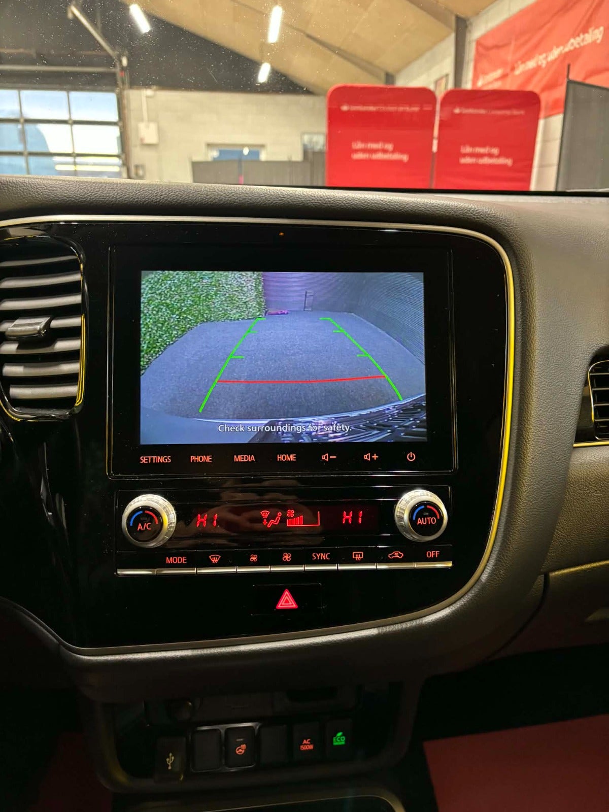 Billede af Mitsubishi Outlander 2,4 PHEV Inform CVT 4WD