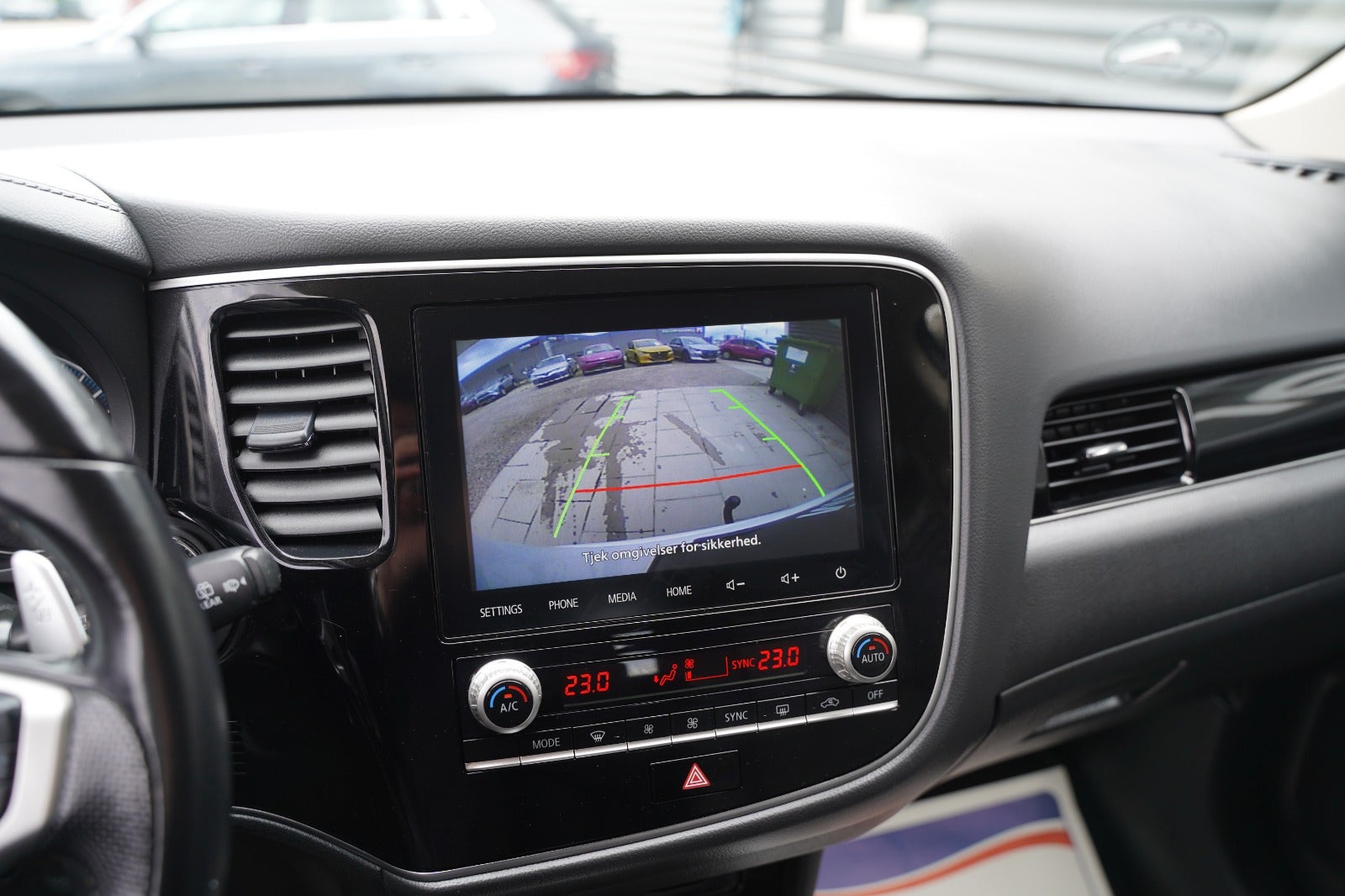 Billede af Mitsubishi Outlander 2,4 PHEV Inform+ CVT 4WD