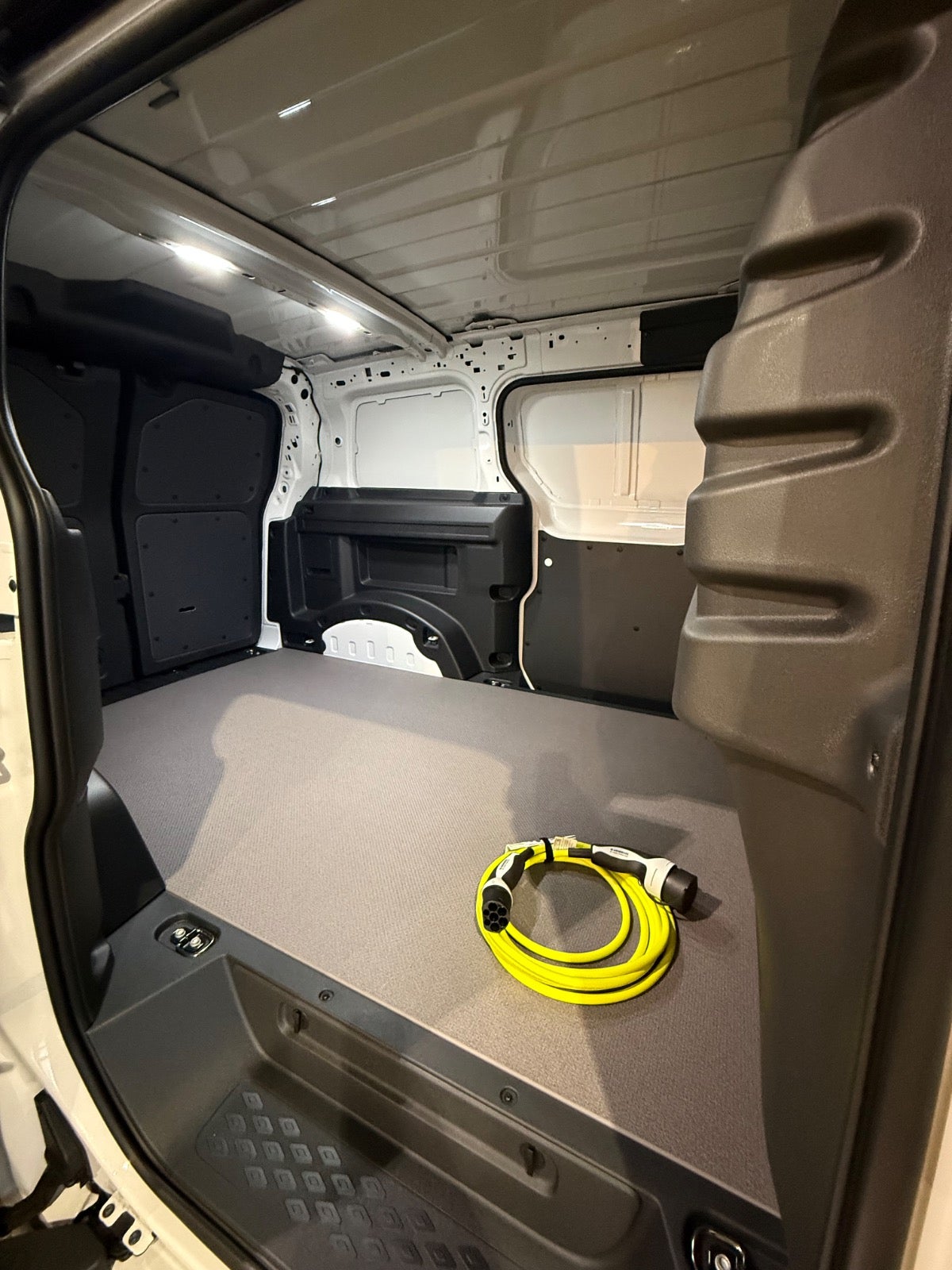 VW ID.Buzz Cargo Pro+