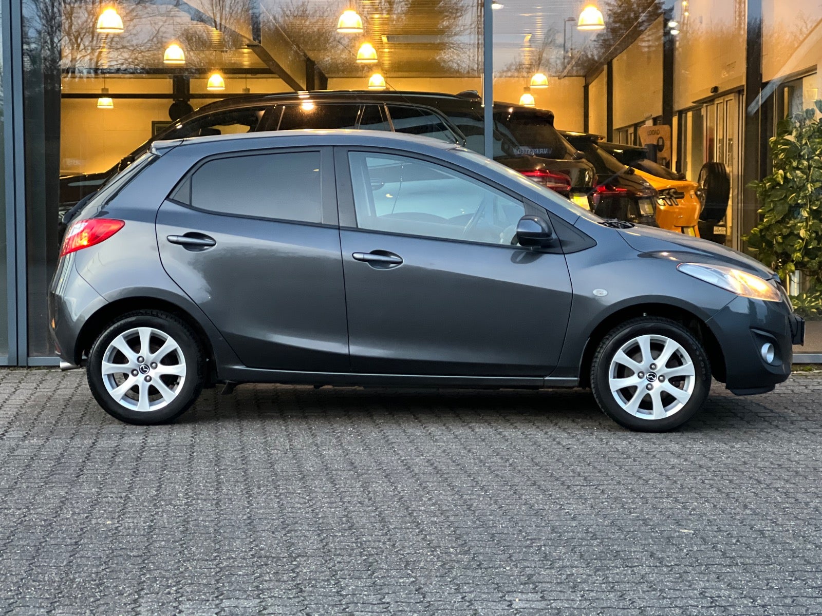 Mazda 2 2015