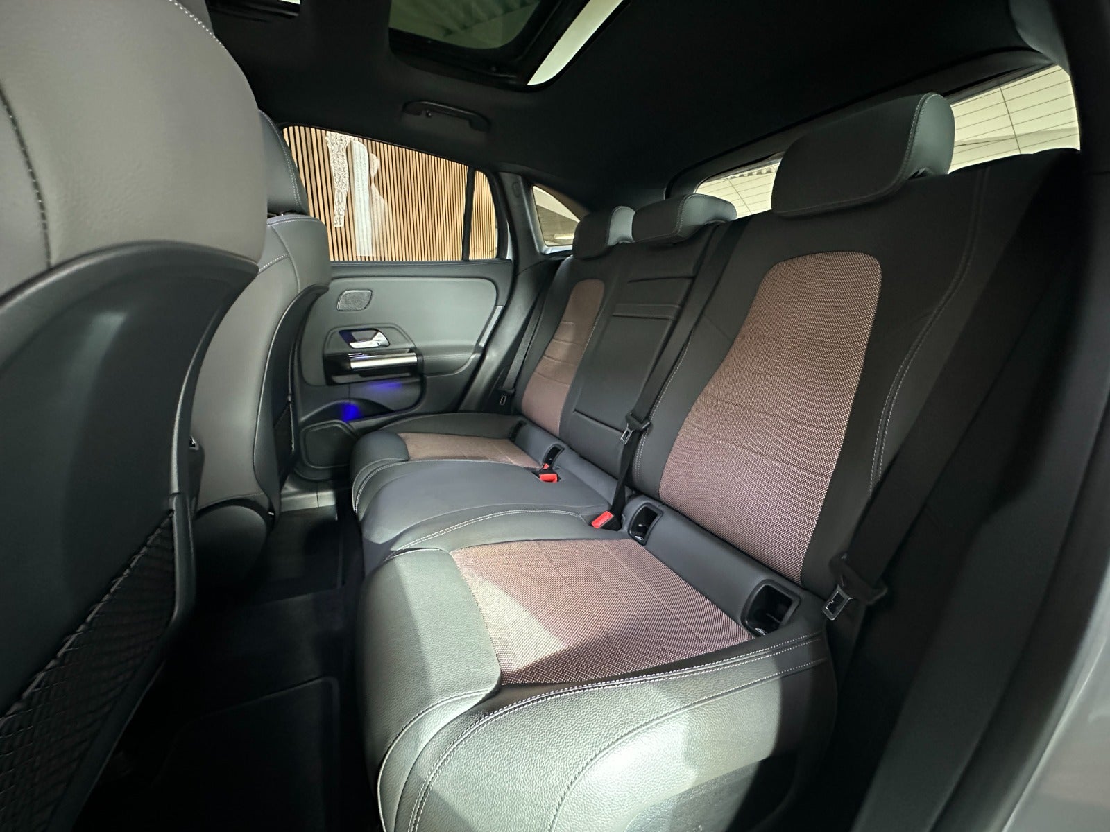 Billede af Mercedes EQA300  4Matic