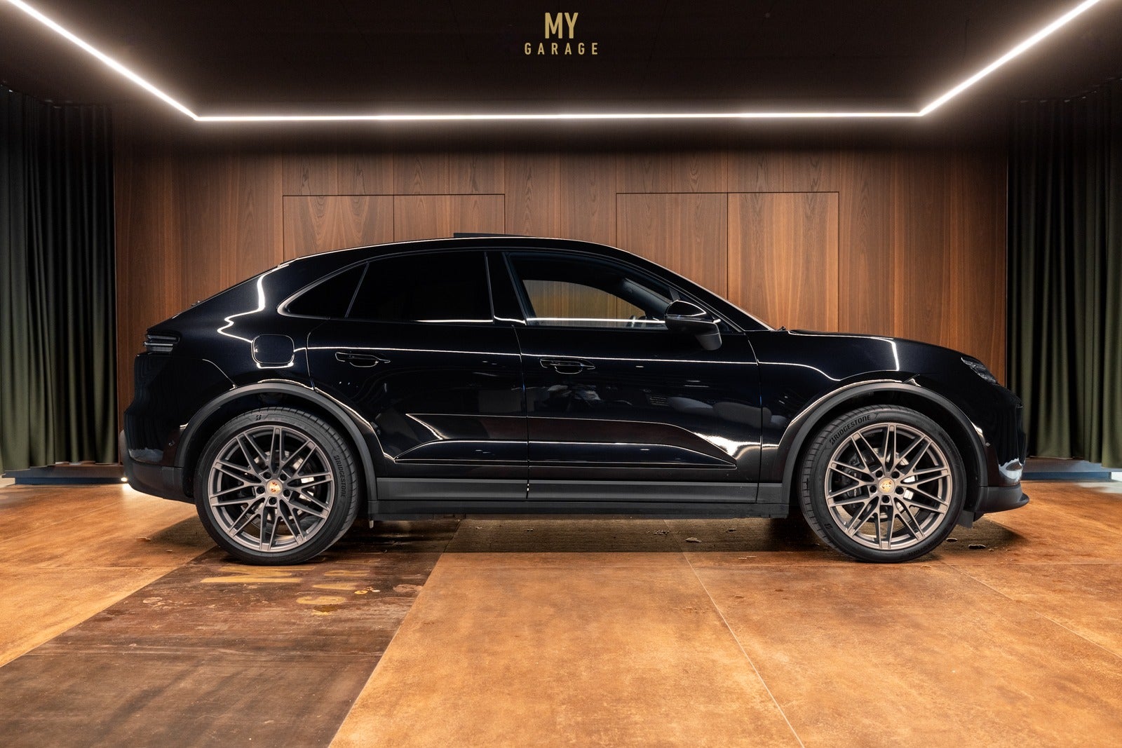 Porsche Macan 4 - 