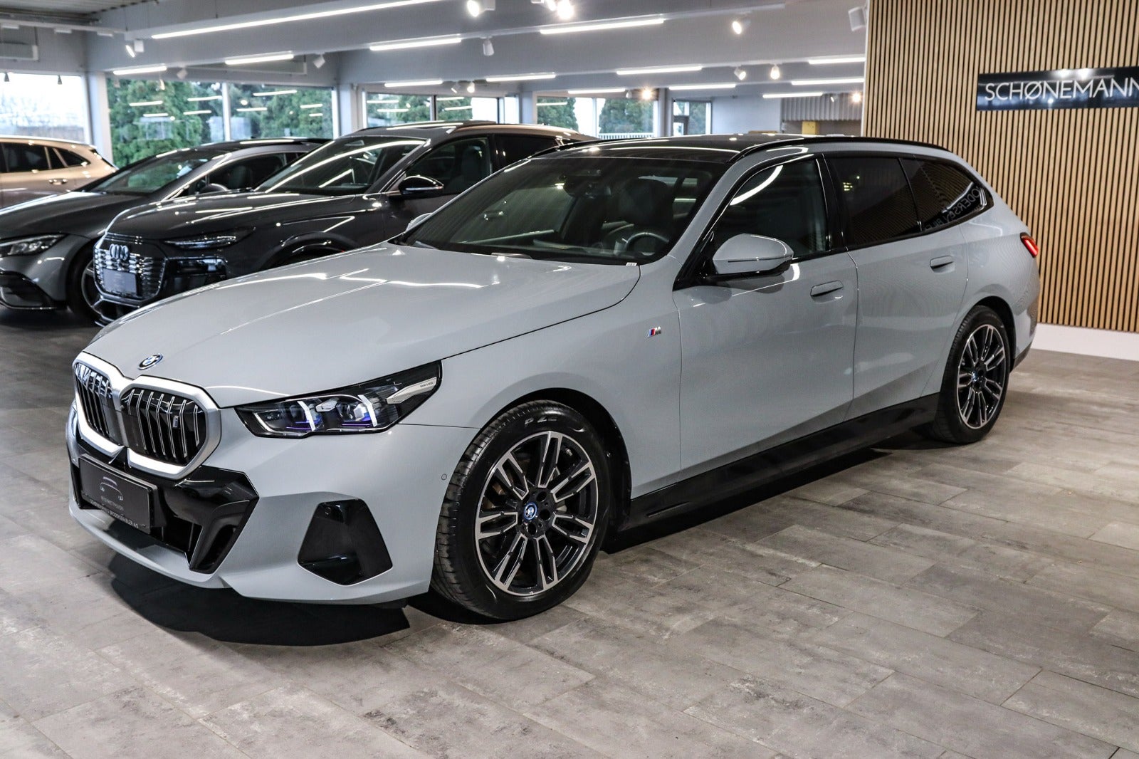 Billede af BMW i5 eDrive40 Touring Fully Charged