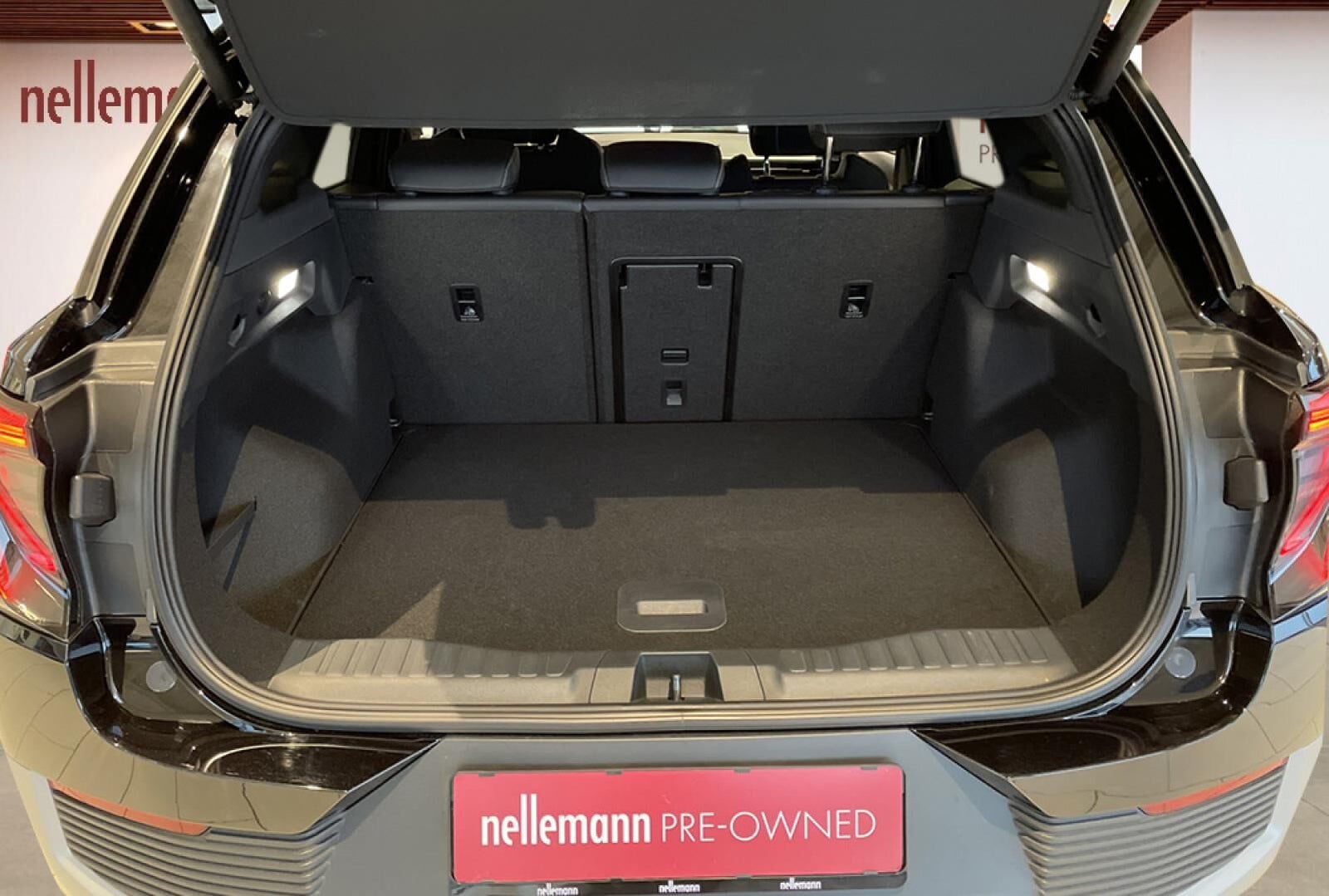 Ford Explorer Select Extended Range