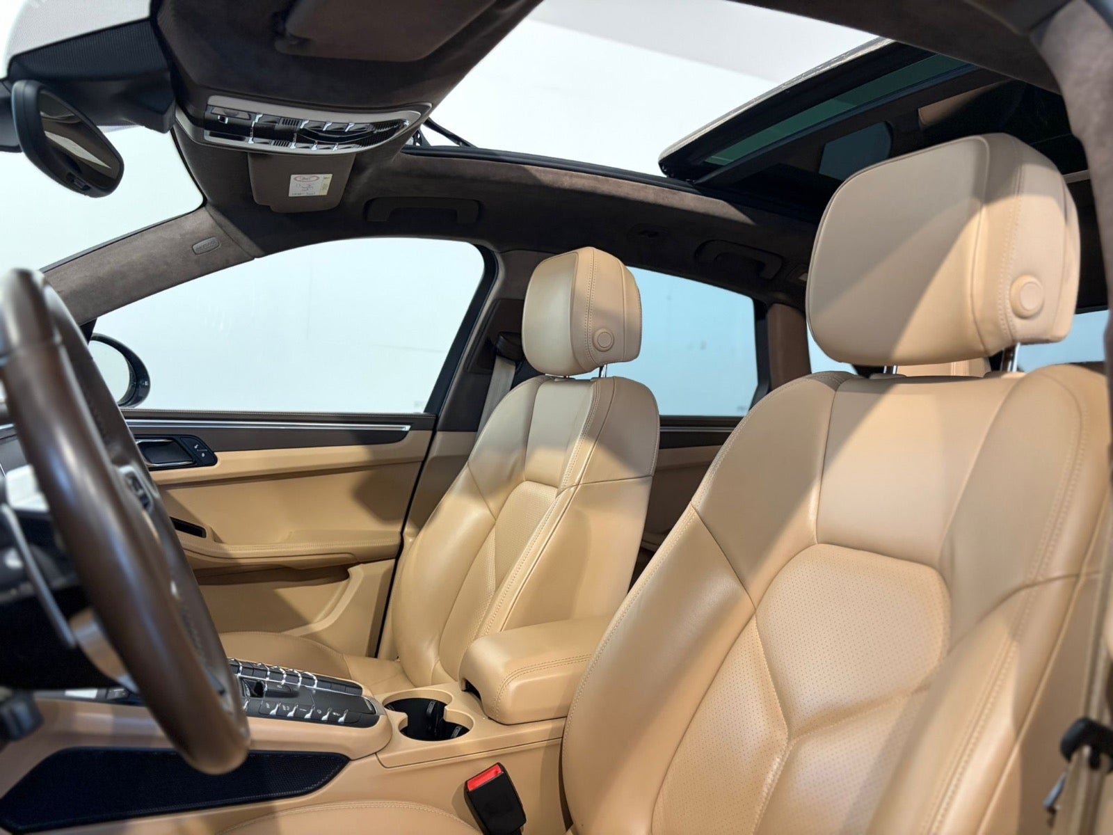 Porsche – Macan Turbo