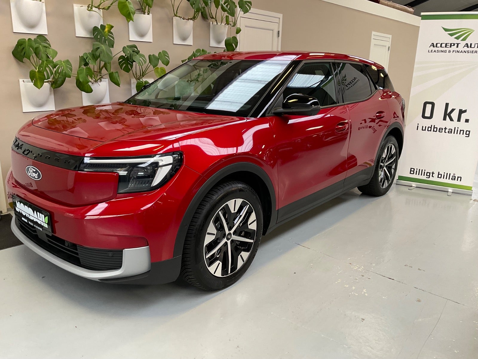 Ford Explorer 82 Select Extended Range 5d - 1