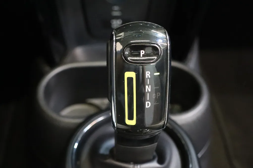 MINI Cooper SE Camden Edition