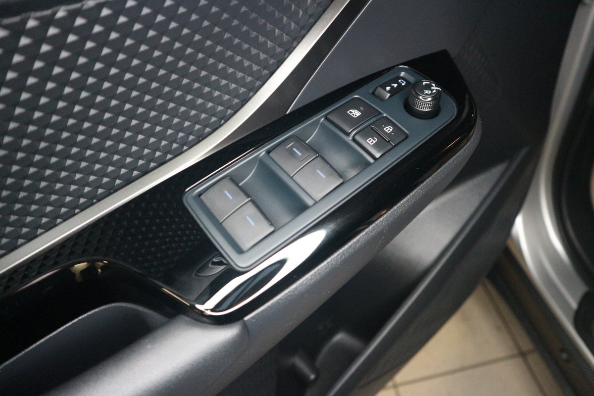 Toyota C-HR Hybrid C-LUB CVT